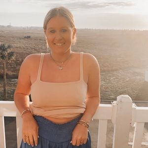 Meet your Posher, Elizabeth